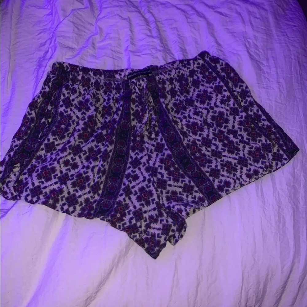 brandy melville loose fitting shorts